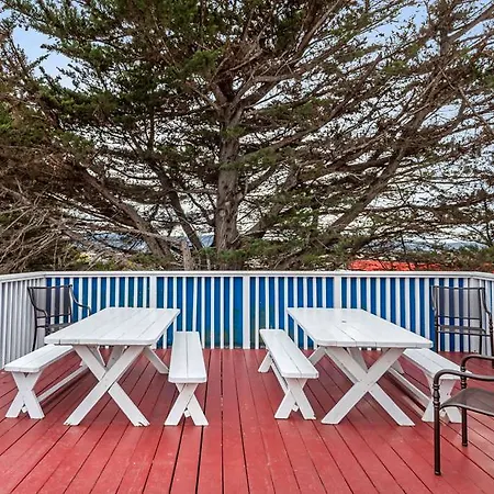 Bay Breeze Inn 